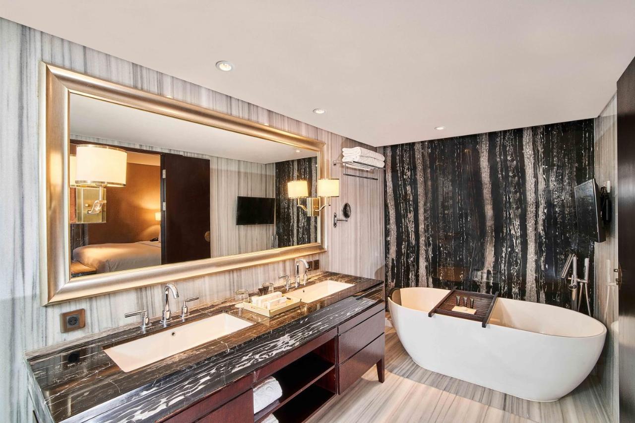 Vasa Hotel Сурабая Экстерьер фото